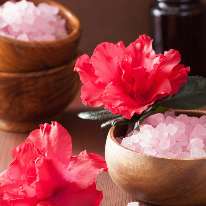 spa-aromatherapy-with-azalea-flowers-and-herbal-PWCDSU8.jpg